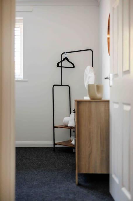 2 Bedroom House-Driveway - Bournemouth Hospital - Long Stay Discounts - Lima Apartments Ltd Eksteriør bilde